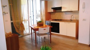 appartamento piano terra con giardino e garage agenzia immobiliare parigi di cruciani stefano compravendite e locazioni 02