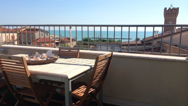 ATTICO IN CENTRO CON TERRAZZO VISTA MARE